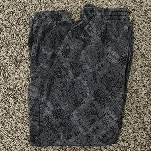 PINK by Victoria’s Secret tapered jogger